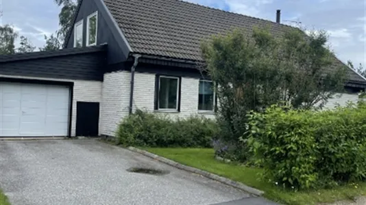 Houses in Örnsköldsvik - photo 1