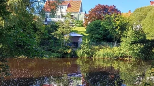 Houses in Uddevalla - photo 1