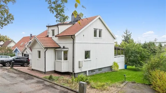 Houses in Norra hisingen - photo 1