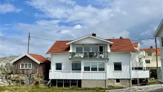 Houses in Öckerö - photo 1