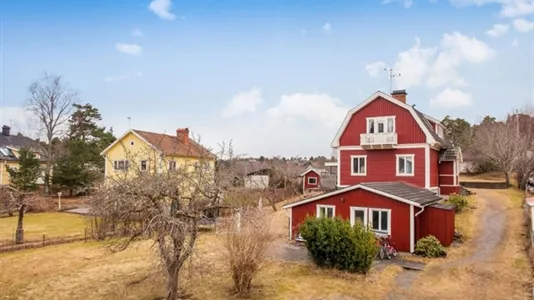 Houses in Södertälje - photo 1