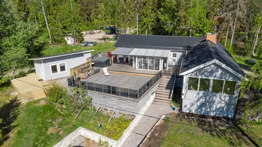 Houses in Värmdö - photo 1