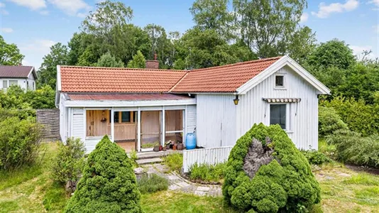 Houses in Härryda - photo 1